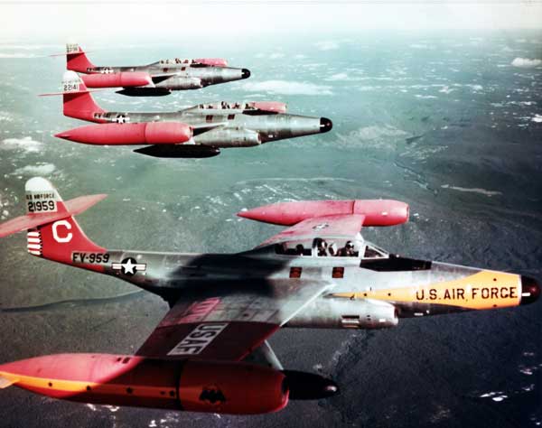 Northrop-F89-Scorpion-Jet-Interceptor-Formation.jpg