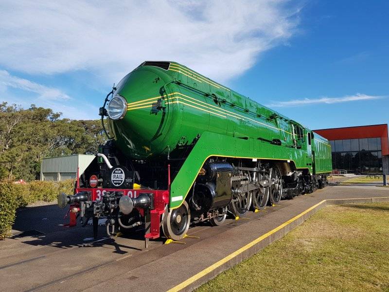 NSWGR_3801_Preserved_New_South_Wales_C38_class_4-6-2_locomotive_1.jpg