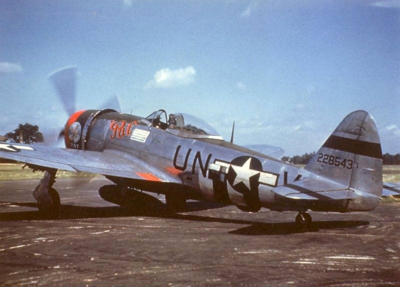 P-47D_Thunderbolt_56_fighter_group_Nose_Art_Pat.jpg