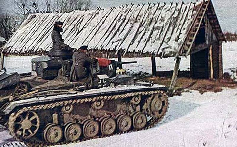 Panzer-III-tank-in-Russia-in-1941.jpg