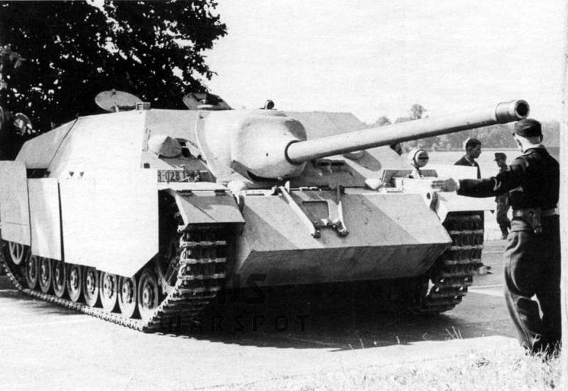 panzer470s04-04f8b502956ec610c48c9bb7f0977e4a-922b0aded3bc06001fc57e202b526522.jpg