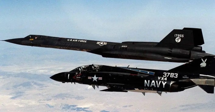 Phantom & SR-71 Black.jpg