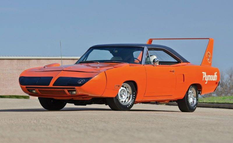 plymouth-road-runner-superbird.2000x1333.May-09-2012_16.13.58.969131-e1558372618306.jpg