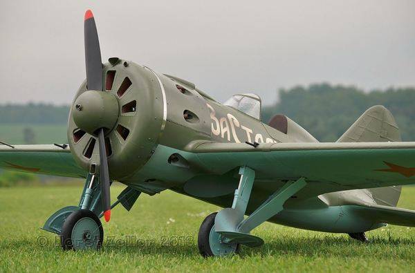 Polikarpov-I-16.jpg