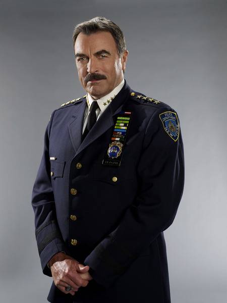 PQ%2FvaCzNiS8EbA%2Fs1600%2FBlue_Bloods_S1_Tom_Selleck_004%2BSerials-Led-Promo-Photo.BLOGSPOT.COM.jpg