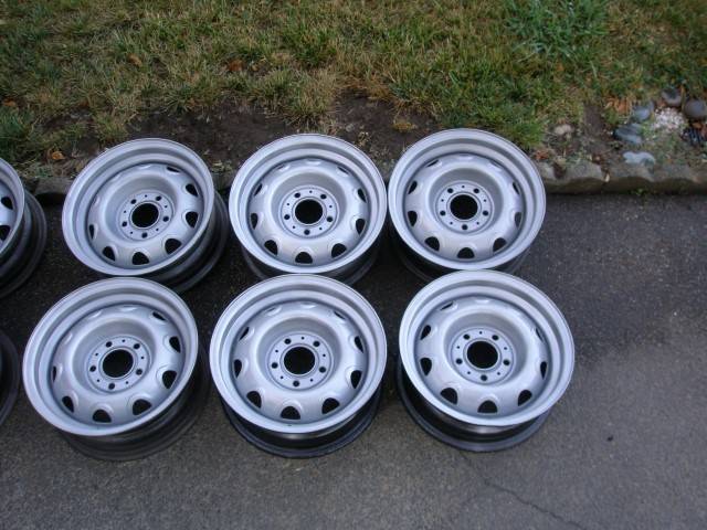 RALLYE WHEELS Cleaned & Painted 004 (Small).JPG