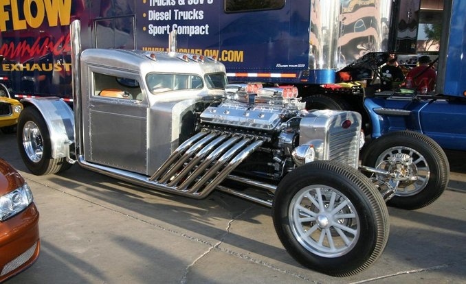 Randy-Grubb-chrome-rat-rod.jpg