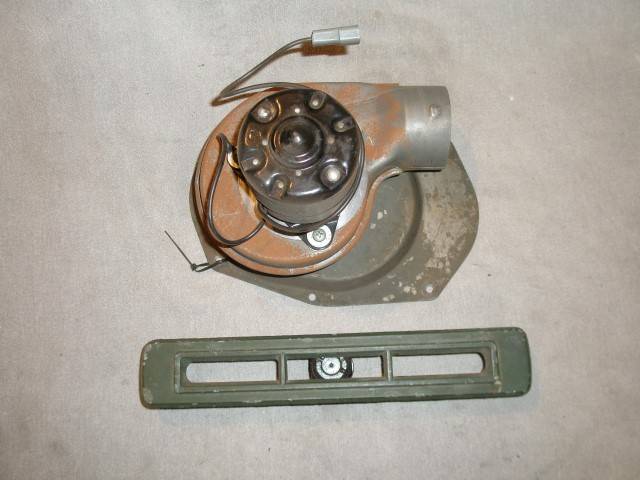 Rear Defogger Blower & Bezel 001 (Small).JPG