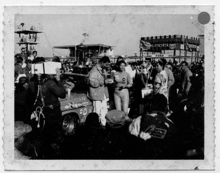 Richard Petty Daytona 500 1964 Winner Circle.jpg