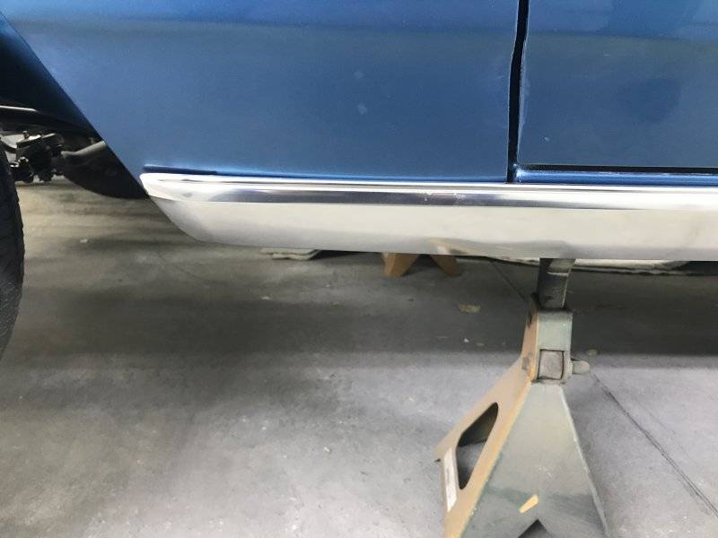 Rocker Panel Molding Left Front Gap 1.JPG