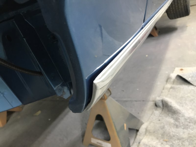 Rocker Panel Molding Left Front Gap.JPG