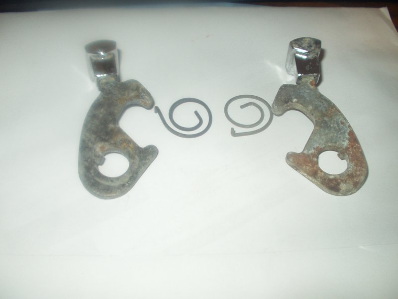 S-1-24 bucket seat locking mechanism 2.JPG