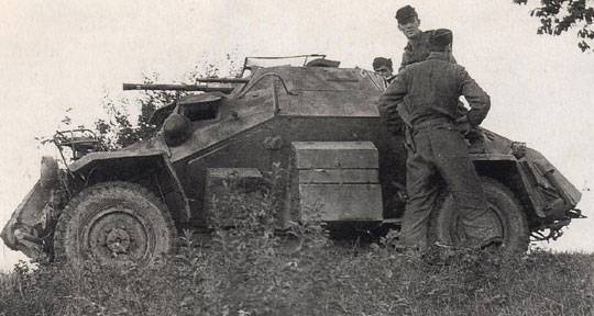 sd.kfz_222_side.jpg