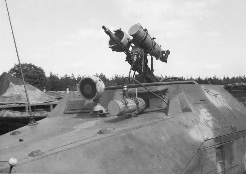 SdKfz_251_Falke_night_vision.jpg