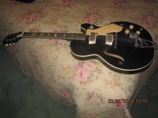 Silvertone 2 001.jpg