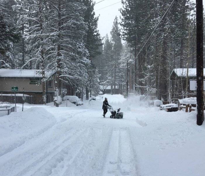 Snow in the Sierras - started getting deep.jpg