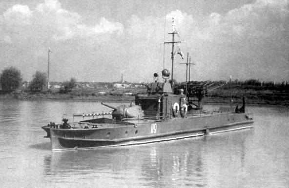 Soviet-armored-boat-of-1124-project.jpg