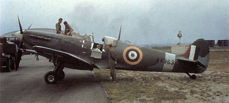 Spitfire-AA963-color-1-732027.jpg