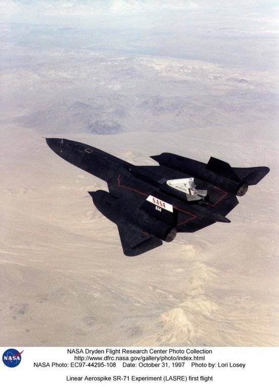 SR-71 A12 NASA Dryden Flight SoCal Edwards AFB 10-31-1997.jpg