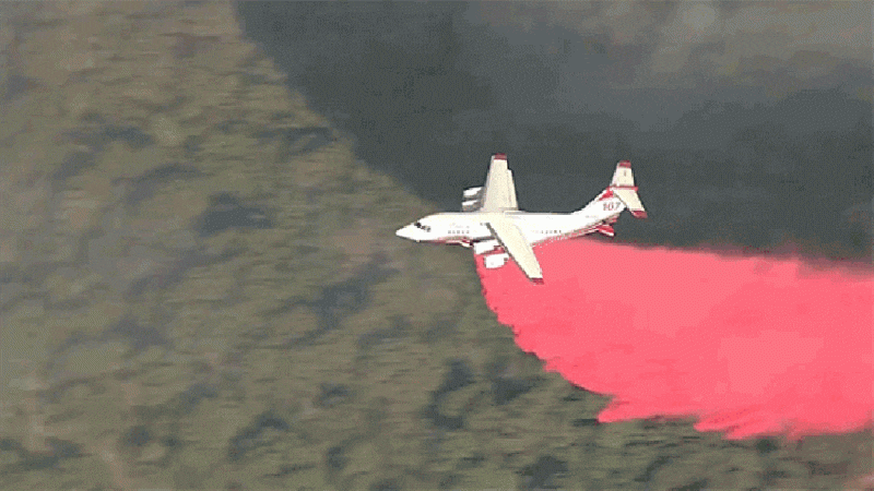 texas-wildfire-planes-motion.gif