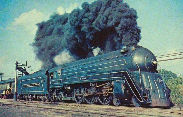 the-baltimore-and-ohio-train-the-cincinnatian-when-it-was-a-streamlined-steam-locomotive-640x409.jpg