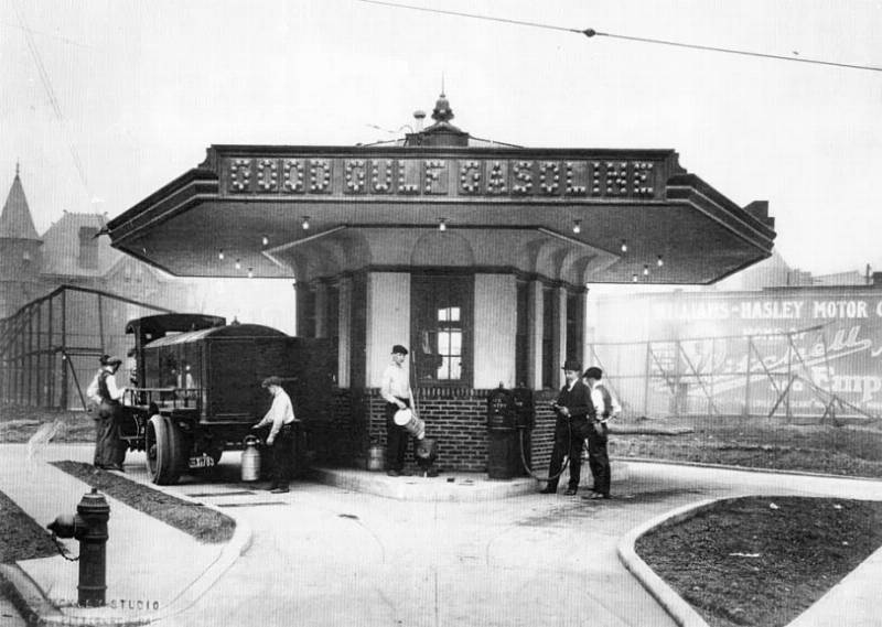 The-first-gas-station.jpg