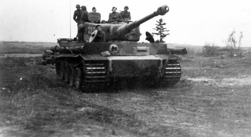 Tiger_tank_number_223.jpg