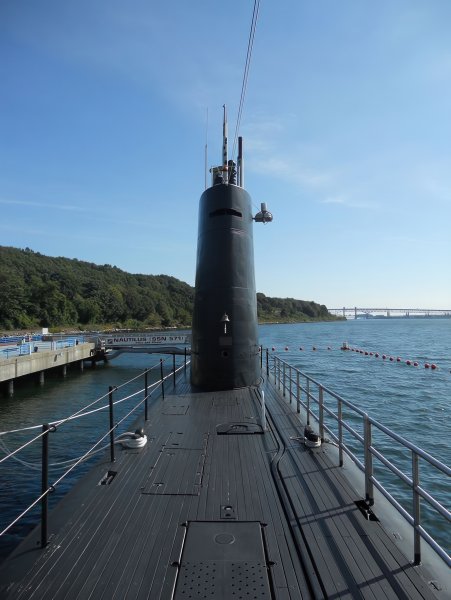 USS NAUTILUS SSN-571.jpg