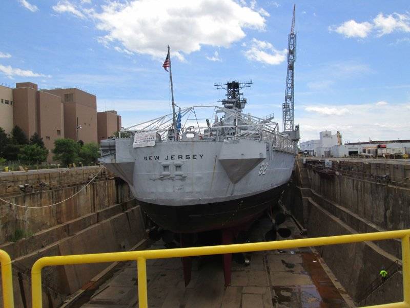 USS NEW JERSEY DRY DOCKING-1 STERN VIEW.jpg