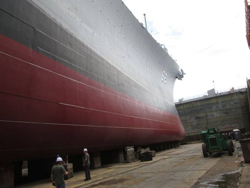 USS NEW JERSEY DRY DOCKING-16 THE BOW.jpg