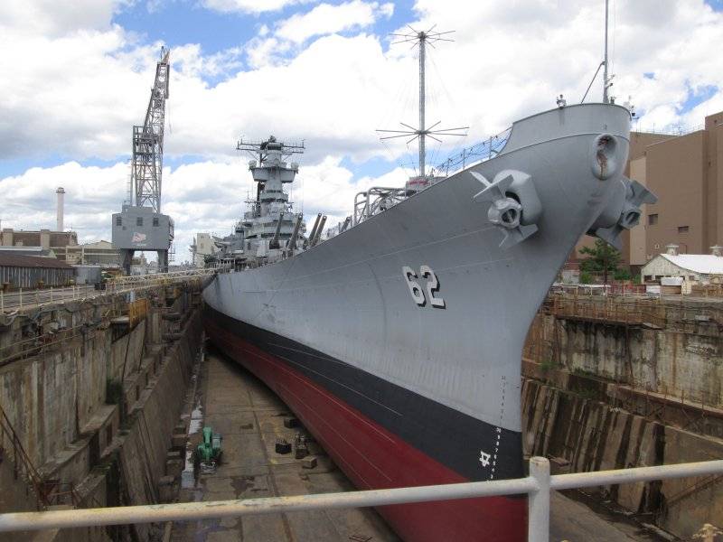 USS NEW JERSEY DRY DOCKING-20 THE BOW GROUND LEVEL.jpg