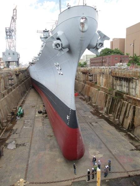 USS NEW JERSEY DRY DOCKING-22 THE BOW GROUND LEVEL.jpg