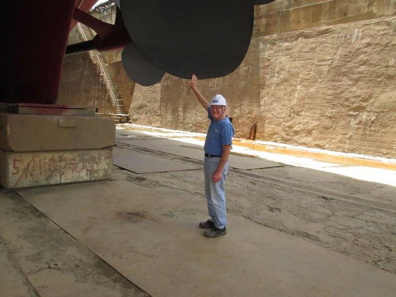 USS NEW JERSEY DRY DOCKING-7 CHARLIE AND PROPELLER.jpg