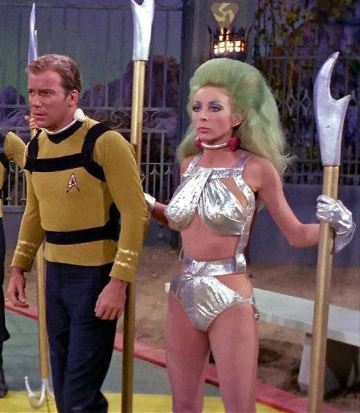 william-shatner-angelique-pettyjohn-in-the-gamesters-of-v0-JIr6wTi7Z-AAv3Ht0PjRh6BeY99BRXVnlnF...jpg