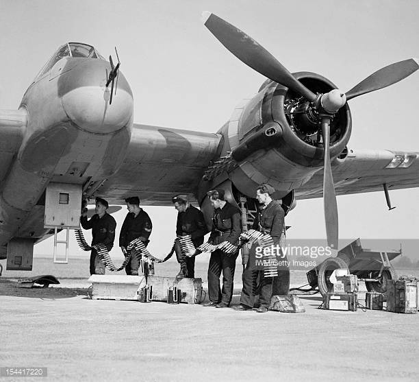 yal-air-force-19391945-fighter-command-beaufighter-vif-v8748zjr-of-picture-id154417220?s=612x612.jpg