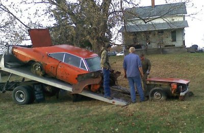 1969-Dodge-Charger-torn-in-half_zpscd331cf3.jpg