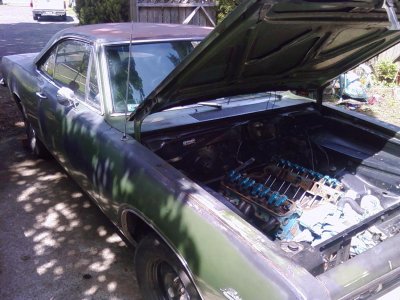 69barracuda motor.jpg