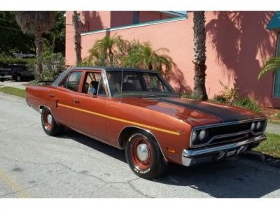 Four-Door-1970-Road-Runner-3[1].jpg