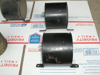 RR bump brkt vac cans 003.JPG