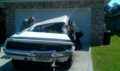 1969-Dodge-Charger-crashed[1].jpg