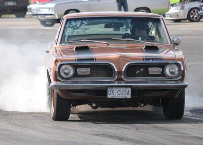 Mopar Day burnout.jpg