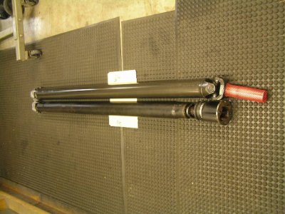 2013-07-16 LeRoar driveshaft & trans adj 010.JPG