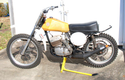 1972-cz-250-vintage-motocross-model-9804-1.jpg