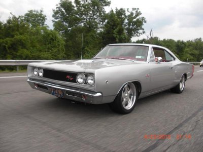 68 Coronet RT silver.jpg