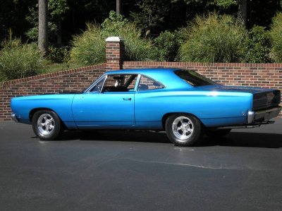 68 Roadrunner UU-1 frost blue w-Chrome Torgue Trust wheels.jpg