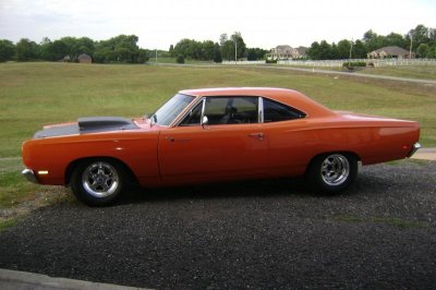 69 Roadrunner Hemi clone orange #1.jpg