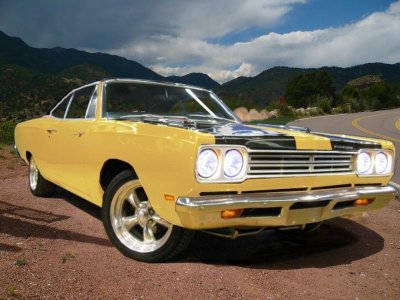 69 Roadrunner RM23 Y-2 Sunfire Yellow w-Chrome Torque Trust Wheels.jpg