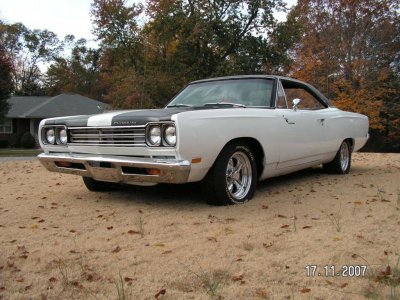 69 Roadrunner white black top toms69rr FBBO.jpg