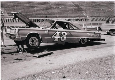 1967-Plymouth-Belvedere-Richard-Petty-43-Bristol-Speedway.jpg