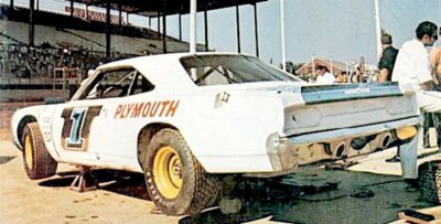 70 Roadrunner Nascar #1 dirt car 1973 Roger McClusky.jpg